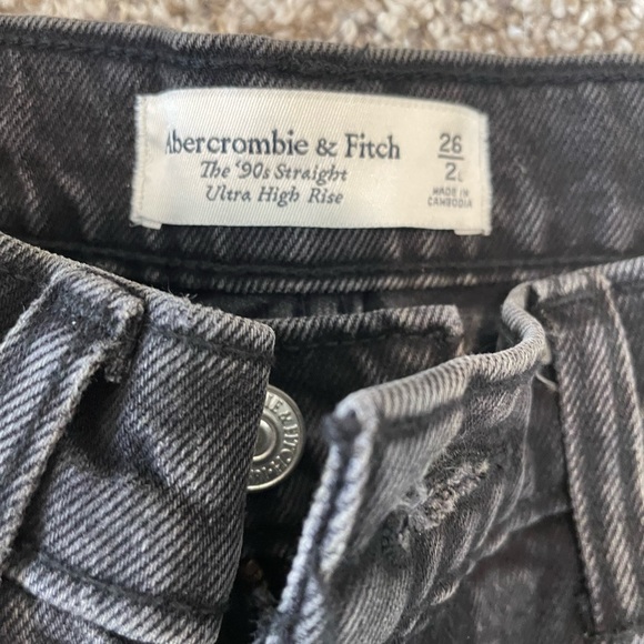 Abercrombie 90s Straight Ultra High Rise Black Denim - Picture 2 of 5